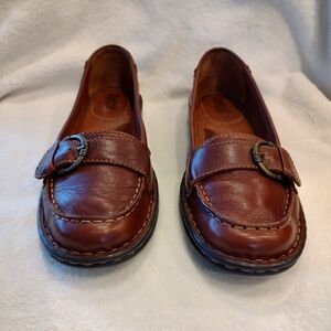 Born leather buckle loafers size 7.5